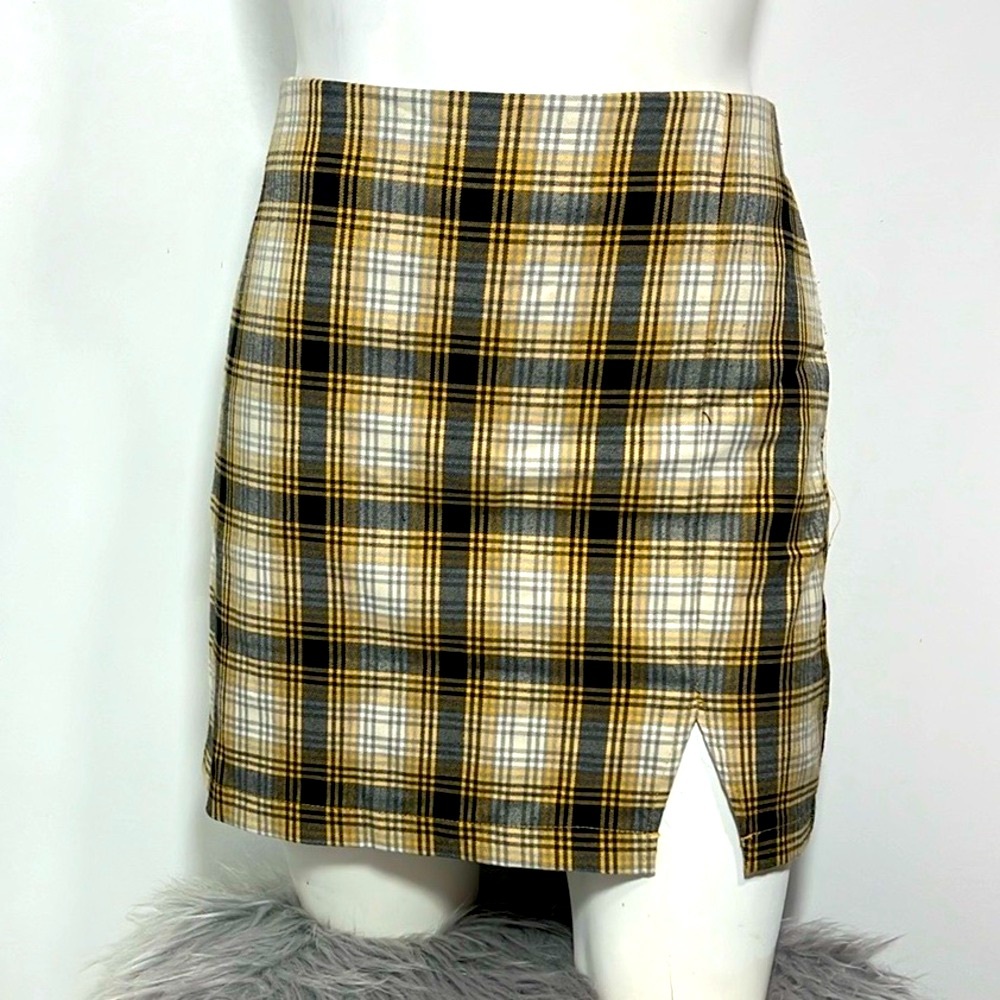 URBAN OUTFITTERS SKIRT SIZE M